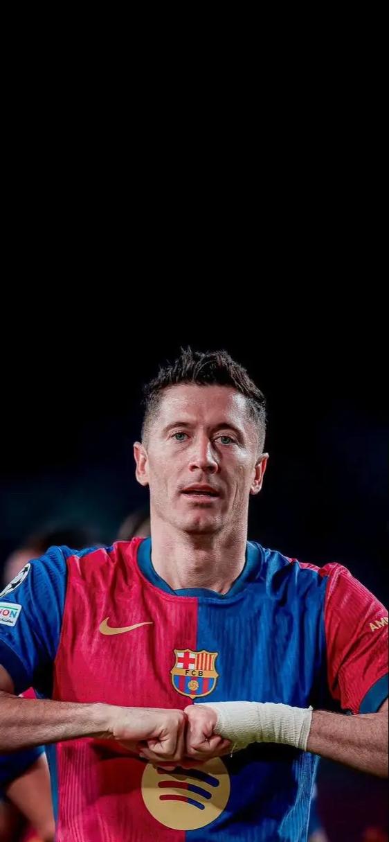 利物浦主力萨拉赫连续三轮替补，怒斥教练斯洛特，暗示可能离队。