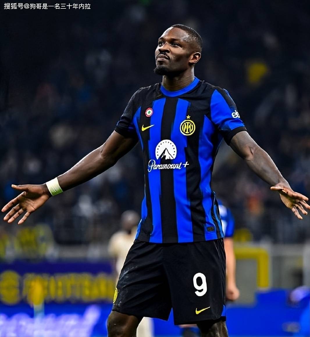 扎戈：托蒂睡觉打呼噜还说梦话；吐西蒙尼口水是因他故意挑衅