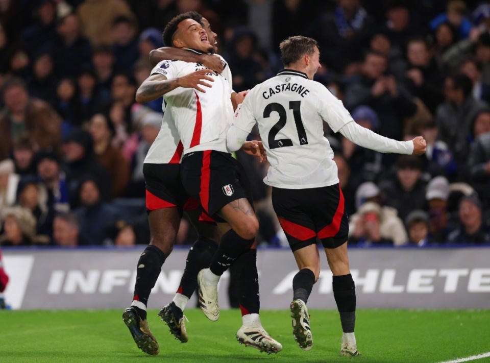 曼联拉什福德末段进球绝杀热刺