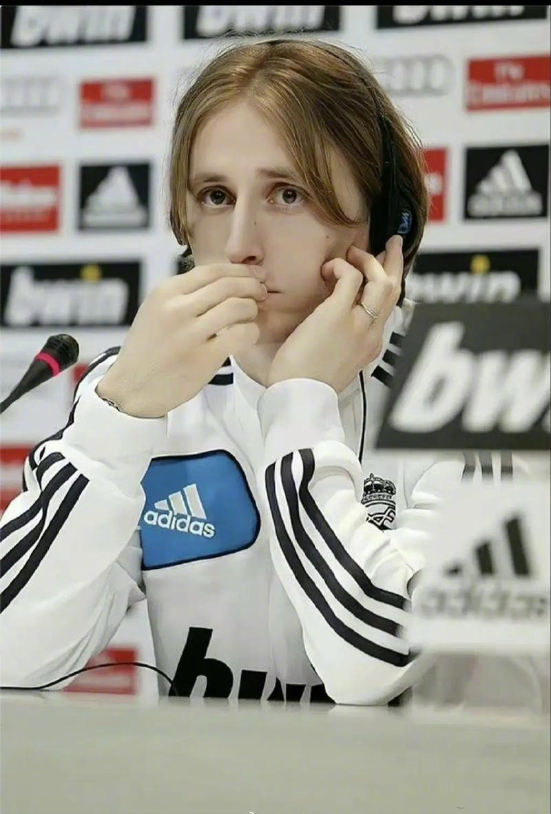 惊喜，曼联17岁青训小将詹姆斯-奥弗里入选澳大利亚国家队