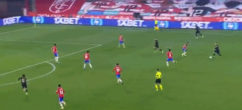 西甲半场：亚当斯门前造险，瓦伦西亚暂0-0塞维利亚